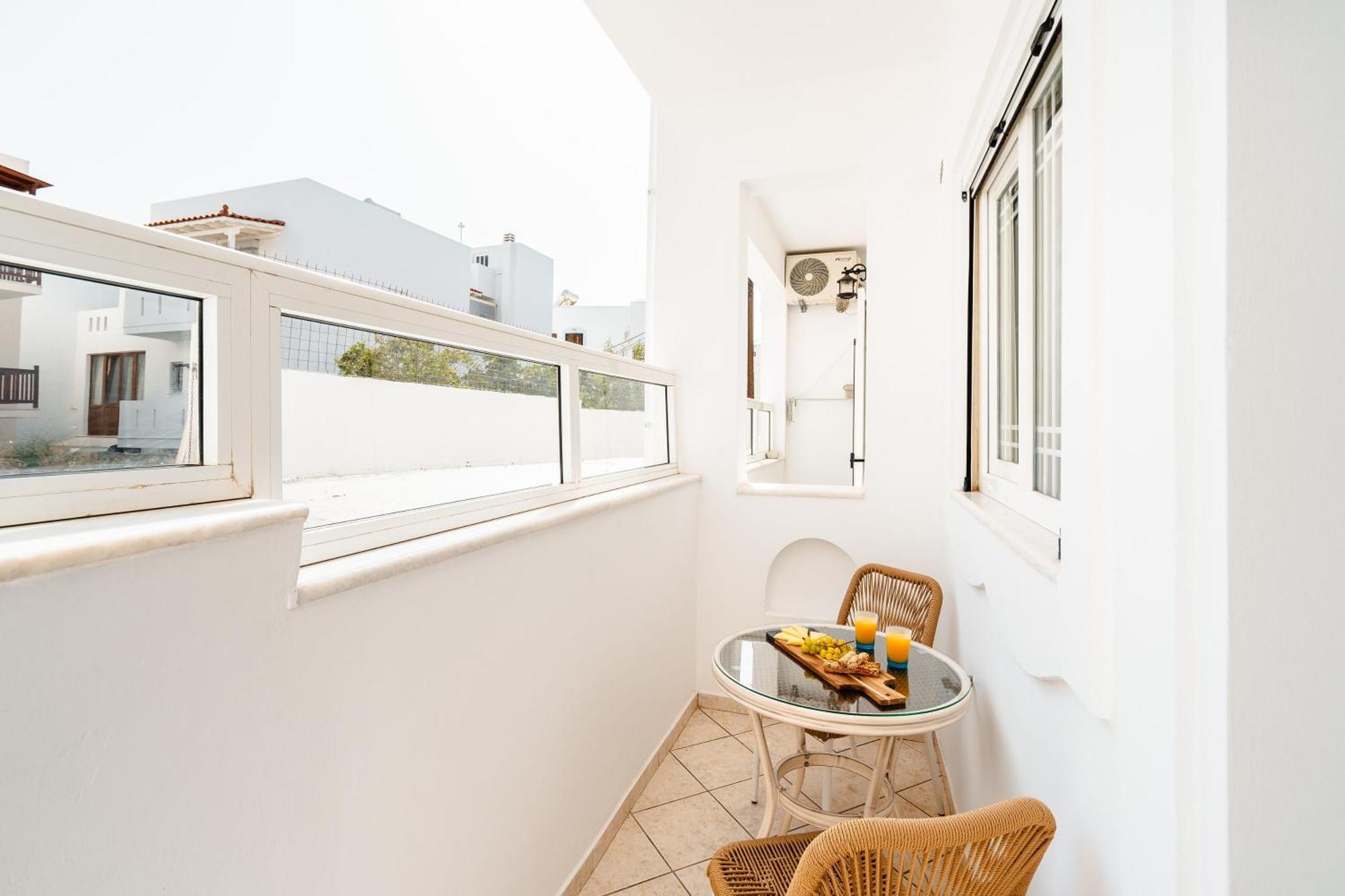 Smirida Suites Naxos City Екстериор снимка